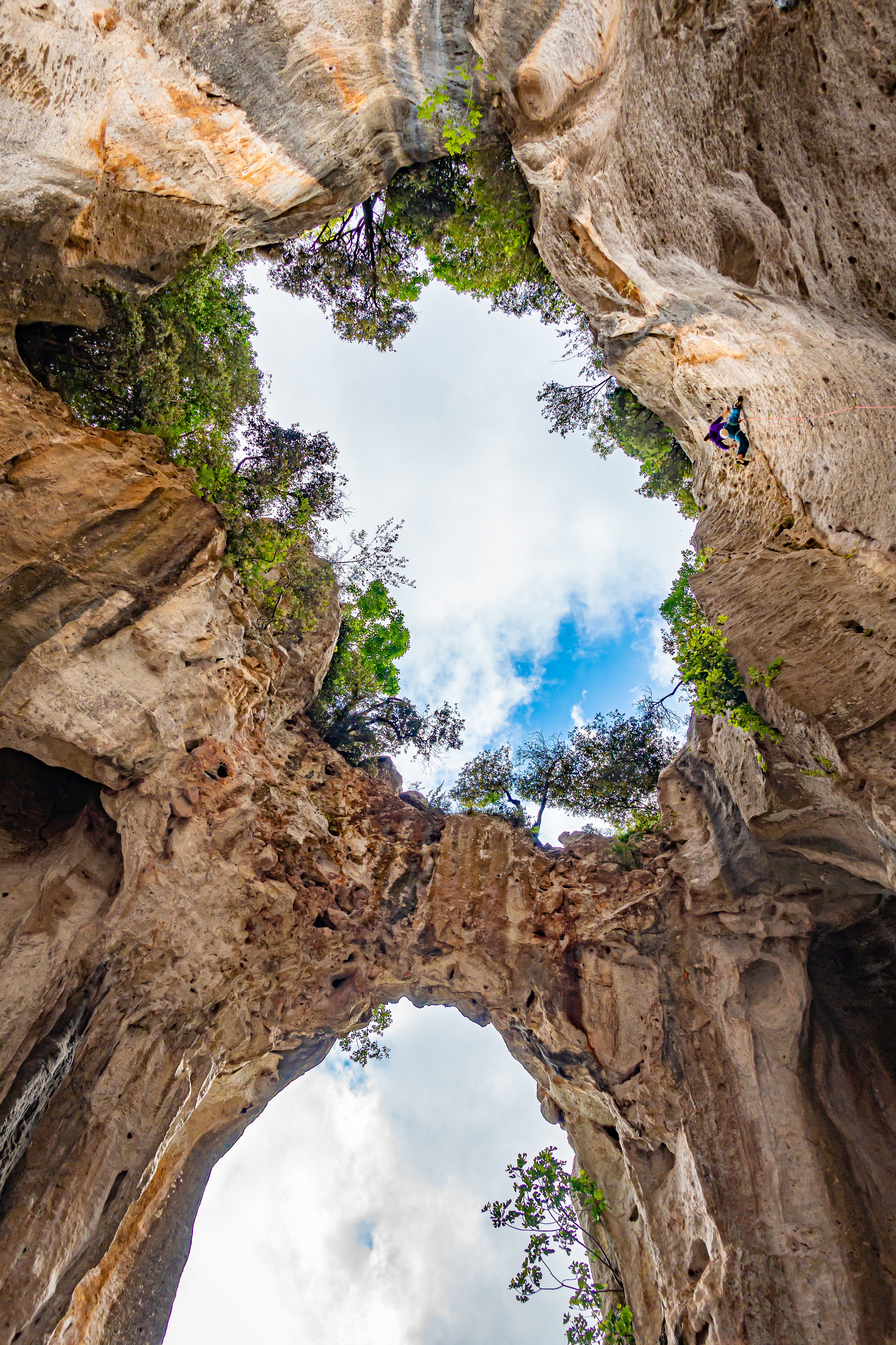 Finale Ligure Grotta dell'edera climbing